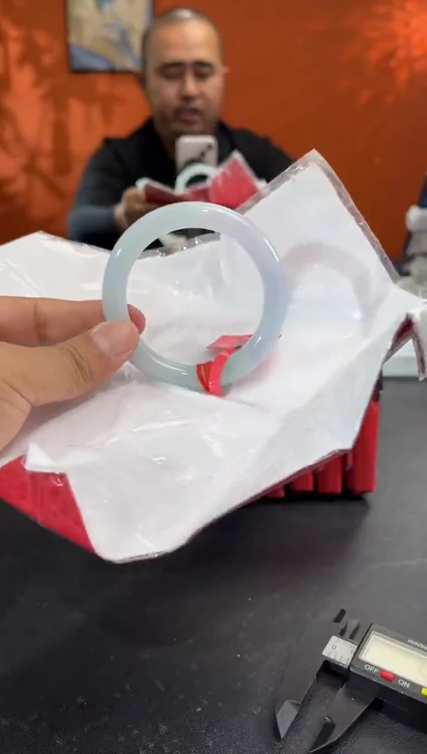 未镶嵌手镯翡翠5