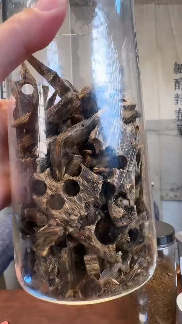 沉香沉香碎屑2014年10年老树原材料10克装