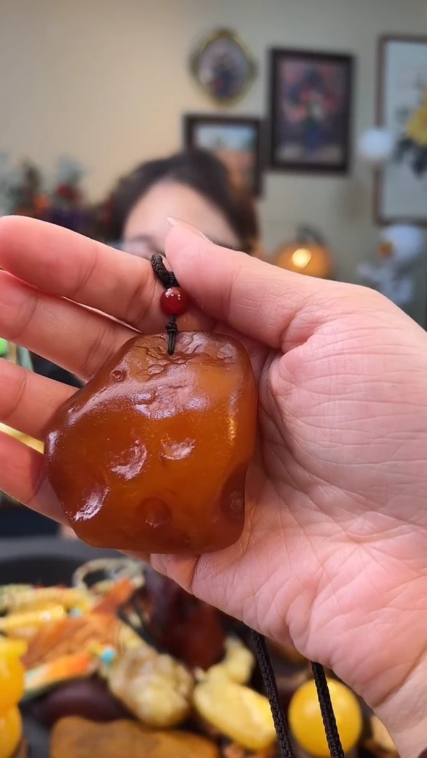 琥珀颈饰未镶嵌吊坠