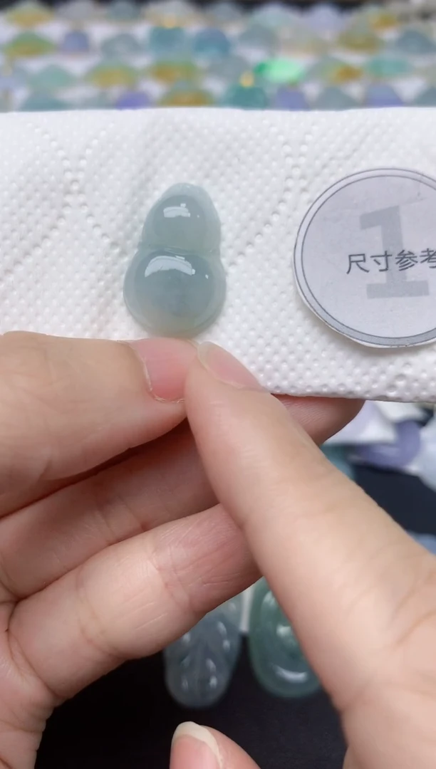 翡翠未镶嵌颈饰天然缅甸A货翡翠