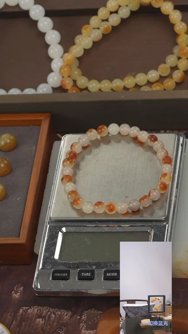 和田玉未镶嵌颈饰岳****运红沁7mm手串