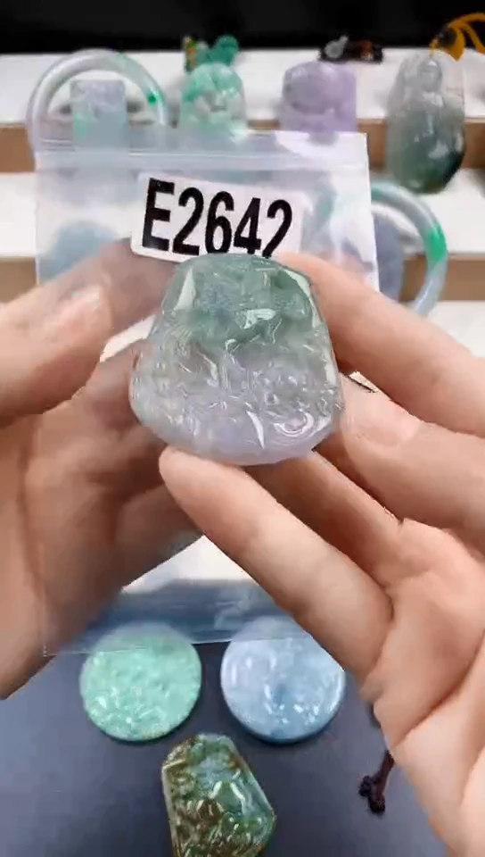 颈饰未镶嵌翡翠天然翡翠吊坠挂件