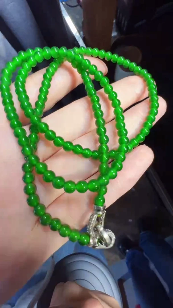 未镶嵌定制翡翠翡翠A货有轻微色差属于正常现象，珠链多样性发货1
