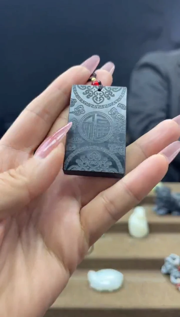 颈饰未镶嵌和田玉1