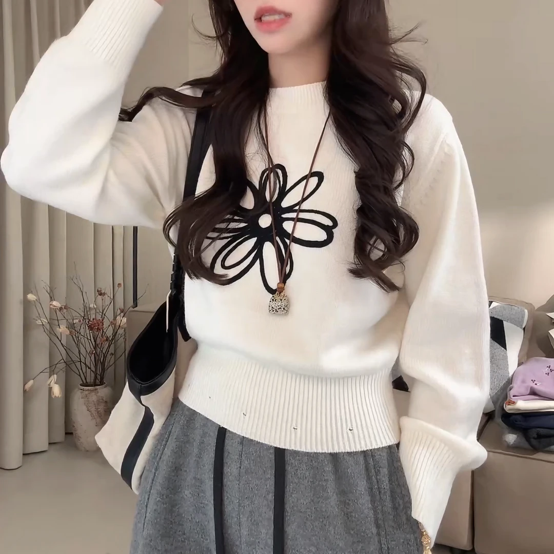 2025秋冬新款重工小雏菊刺绣时尚圆领针织长袖打底毛衣LK2507613