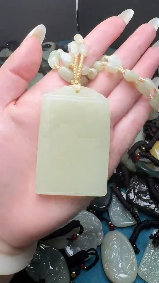 和田玉未镶嵌颈饰1