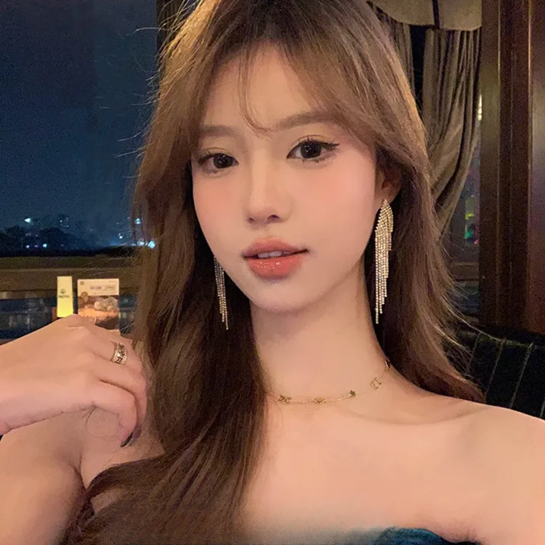 铜合金耳饰 轻奢气质高级感2025款镶钻耳坠超闪长款流苏耳环G78