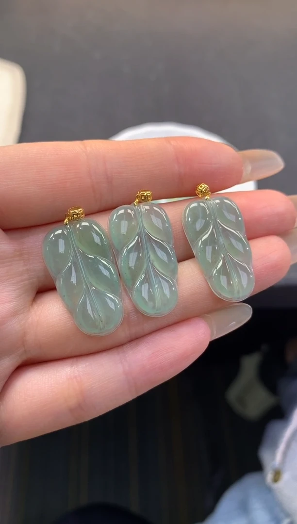 翡翠18K金镶嵌颈饰FA37 翡翠叶 多样性发其一赠皮绳