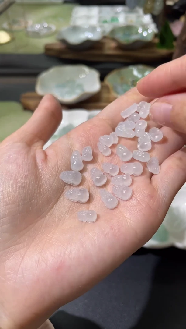 裸石翡翠小貔貅 随机发一