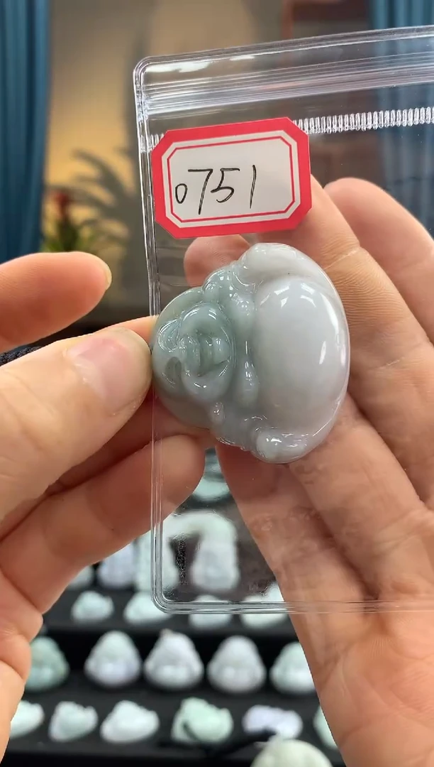 翡翠未镶嵌颈饰佛公0751