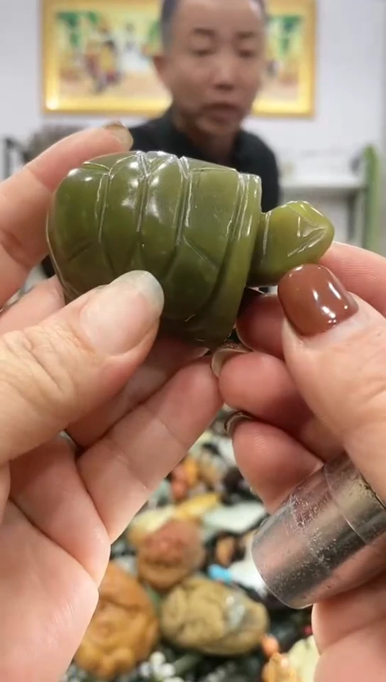 未镶嵌岫玉挂件