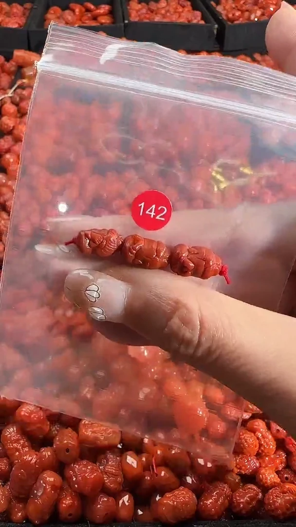 颈饰未镶嵌南红玛瑙1