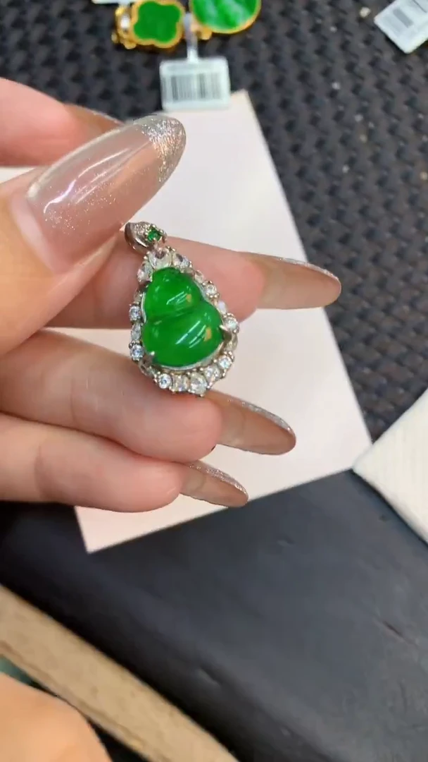 颈饰未镶嵌翡翠1