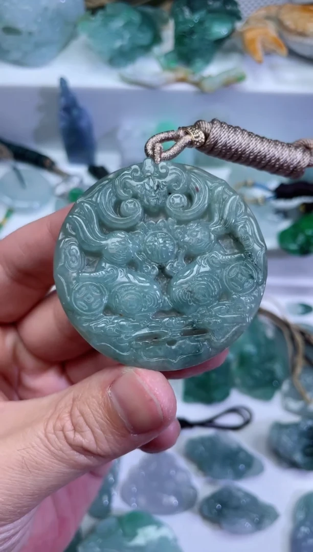 【闪购商品】翡翠颈饰未镶嵌兔牌