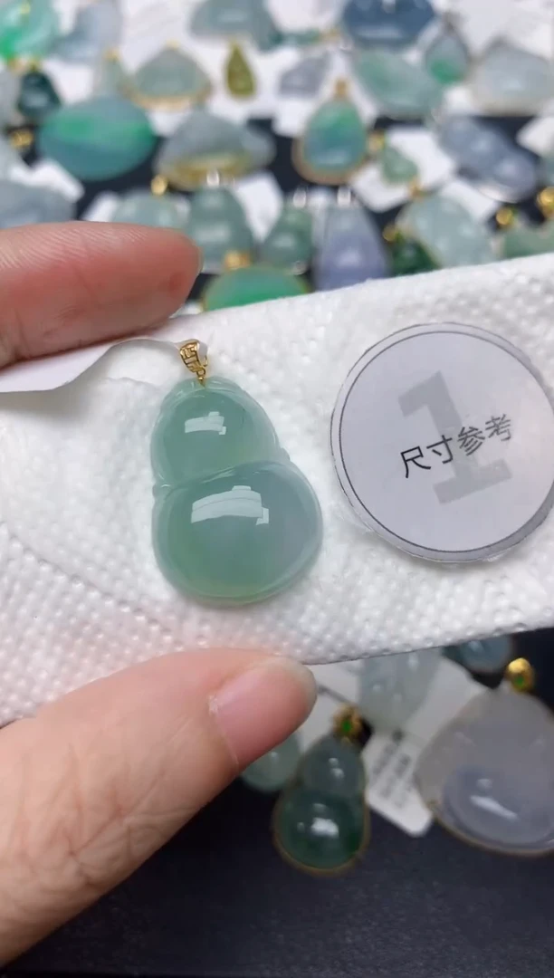 颈饰18K金镶嵌翡翠天然缅甸A货翡翠
