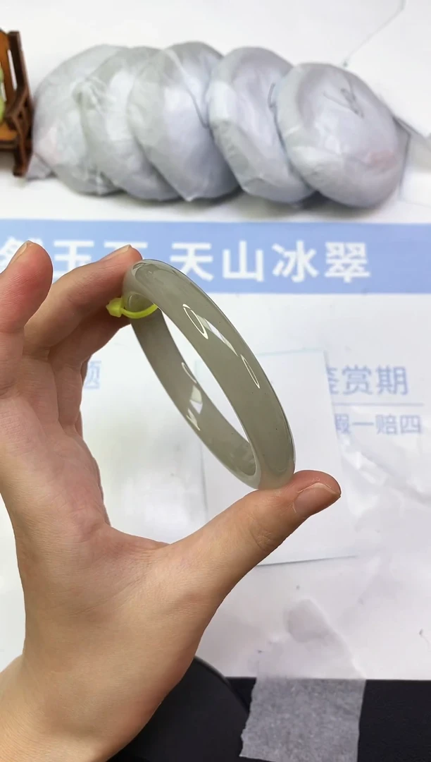 东陵石手镯未镶嵌A102  60.5