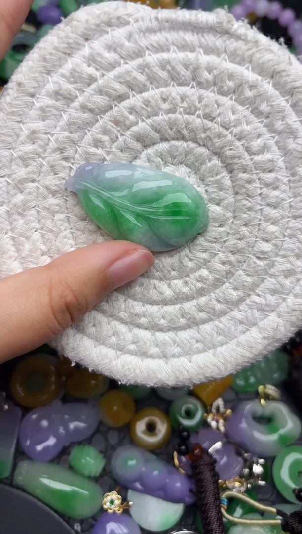 颈饰未镶嵌翡翠缅甸翡翠吊坠