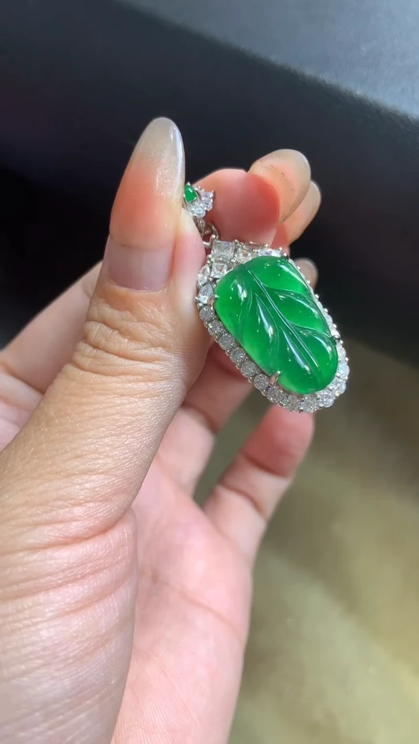 【闪购商品】翡翠颈饰银S925镶嵌翡翠