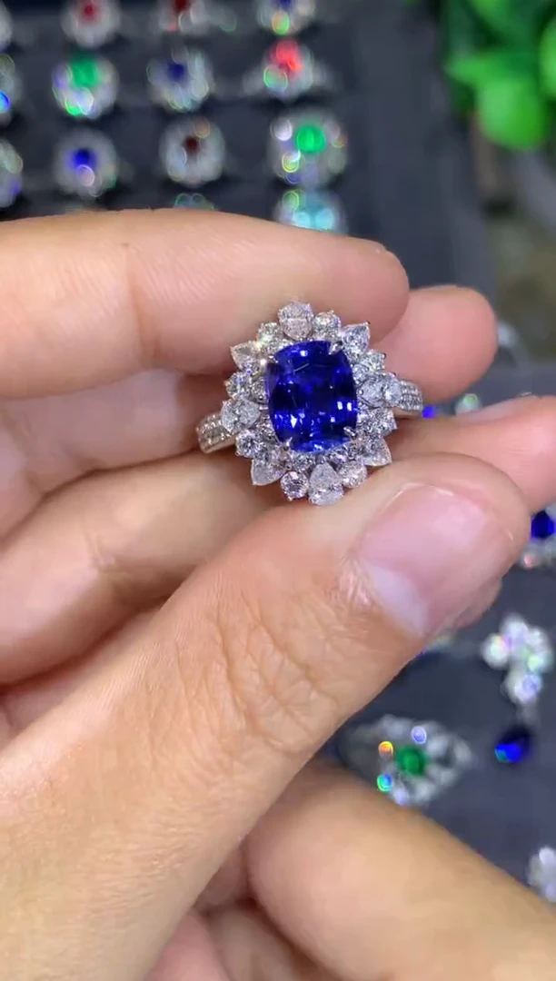 戒指蓝宝石18K金镶嵌2.65ct