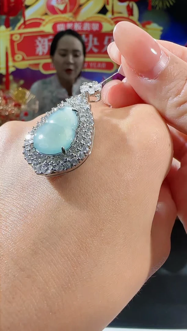 【闪购商品】翡翠吊坠(不含链)合金葫芦多样性发一