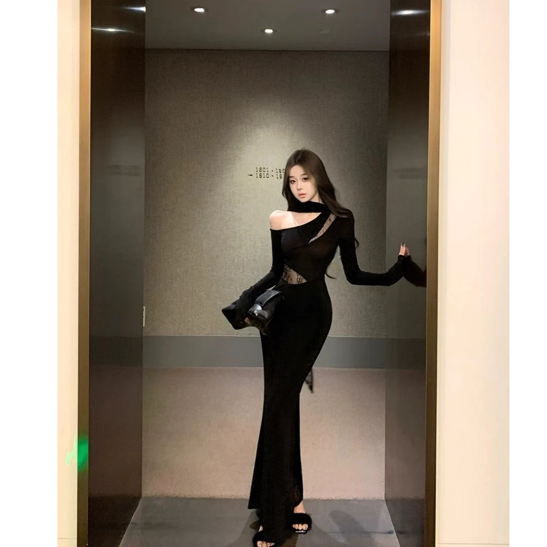 黑色斜领露肩蕾丝拼接连衣裙女秋法式性感辣妹设计感小众包臀长裙