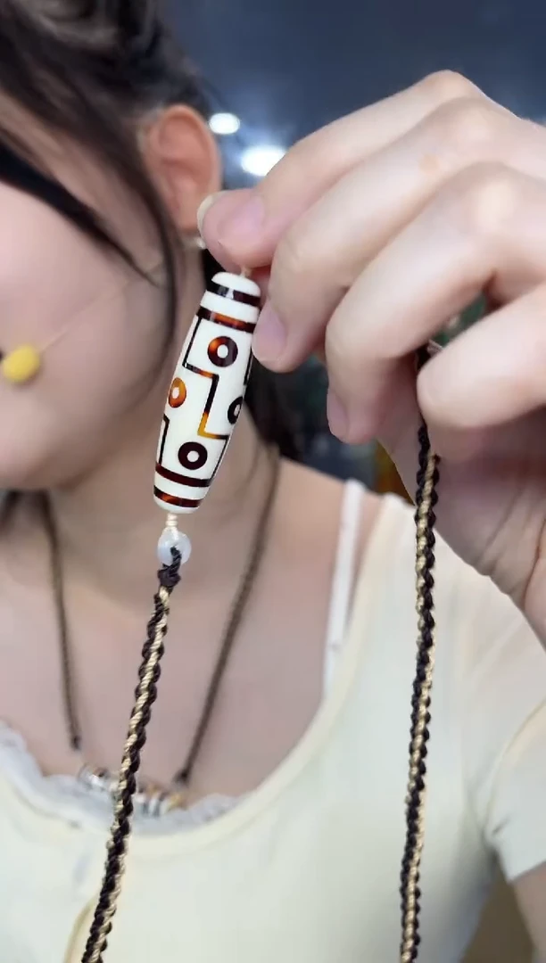 白玉菩提吊坠猛·犸大天天横款