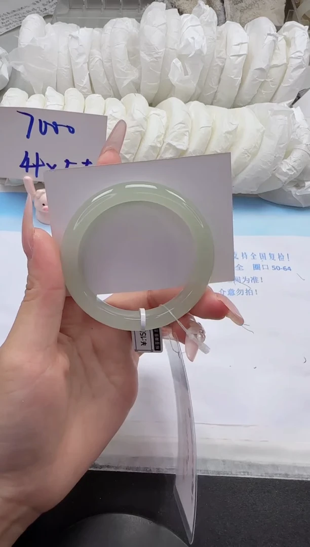 石英质玉手镯未镶嵌115-50.5