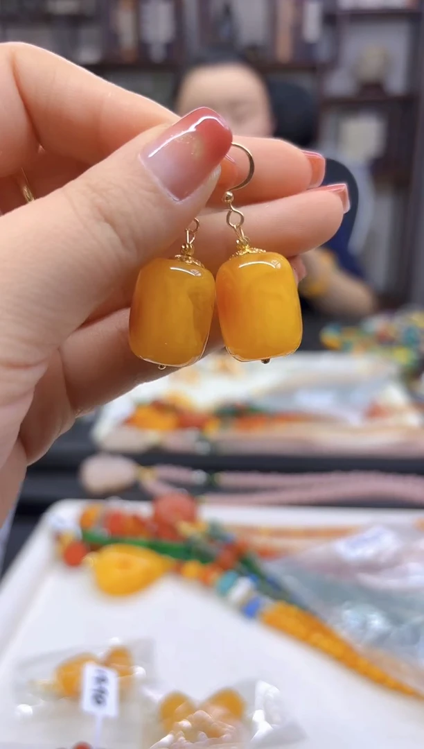 【闪购商品】蜜蜡耳饰14K金镶嵌耳勾E620