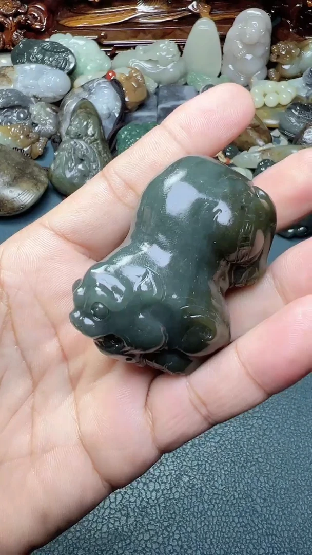 未镶嵌和田玉把件-