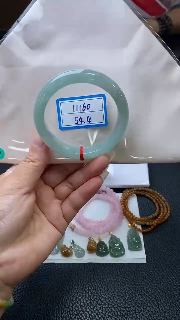 翡翠手镯未镶嵌08