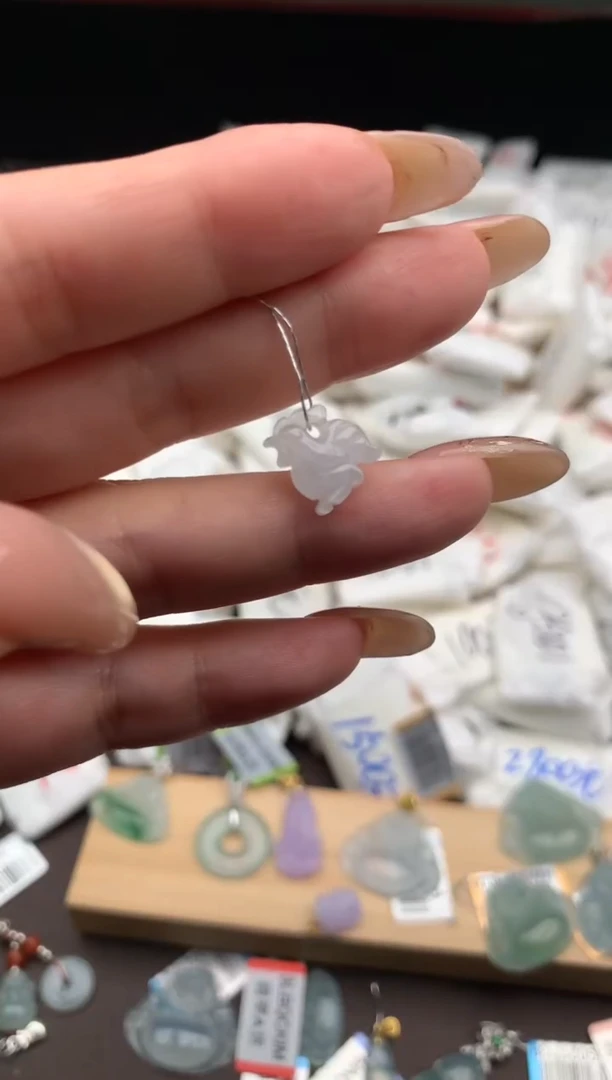 【闪购商品】翡翠挂件未镶嵌 一