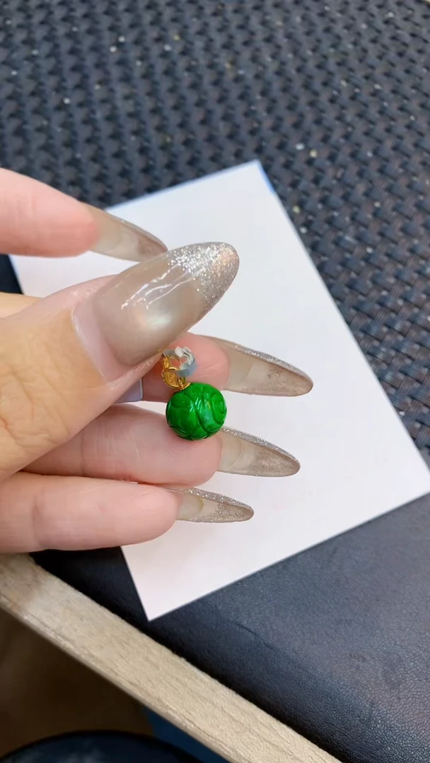 颈饰18K金镶嵌翡翠1