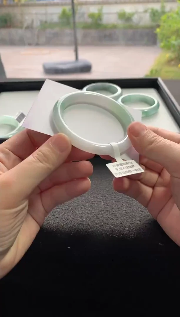 未镶嵌手镯翡翠55.5圆条买断A2243