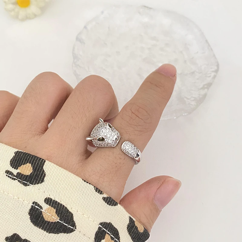 黄铜锆石戒指 韩版彪型戒指欧美气质轻奢时尚冷淡风