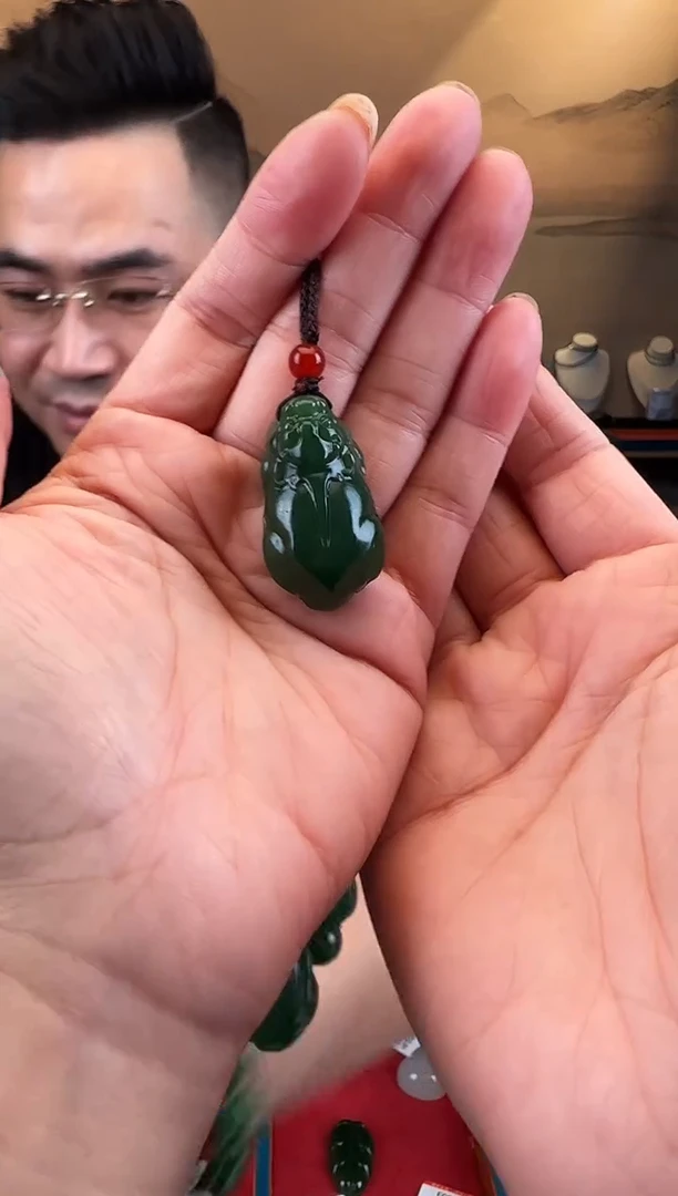 颈饰未镶嵌和田玉貔貅