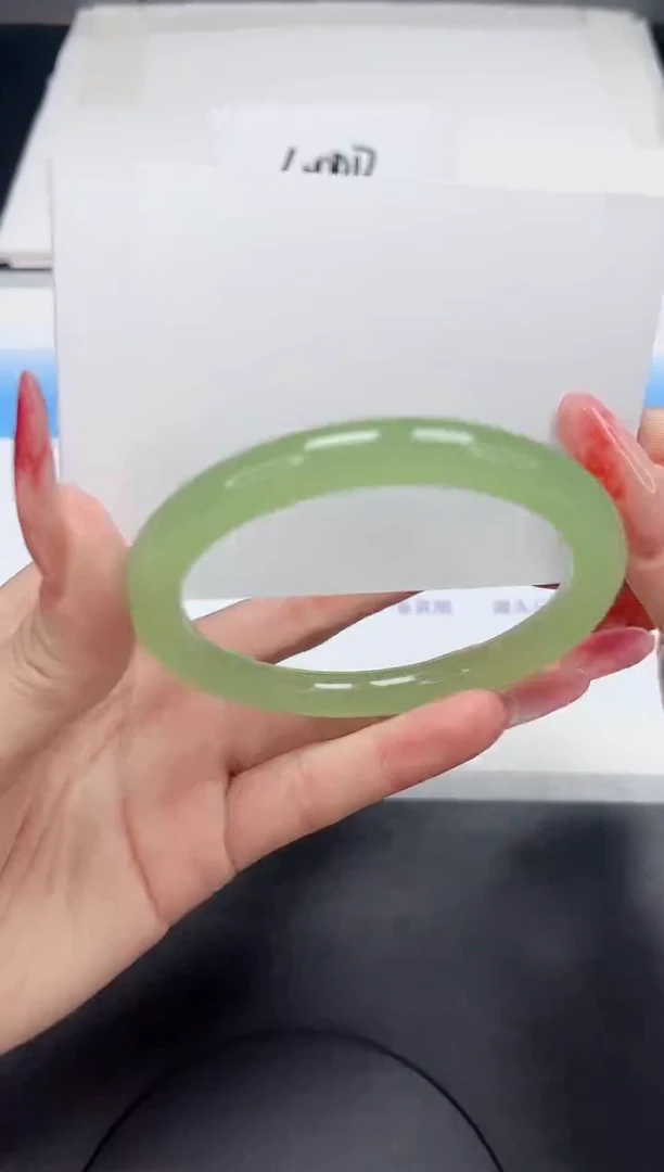 【闪购商品】石英质玉手镯未镶嵌24-57.2