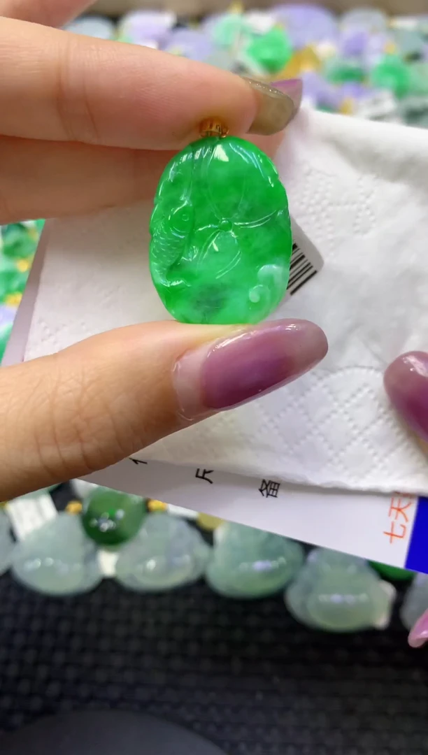 颈饰18K金镶嵌翡翠天然缅甸翡翠A货