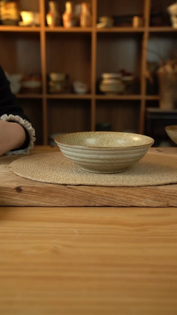 奶奶系列的8英寸螺纹面碗1个