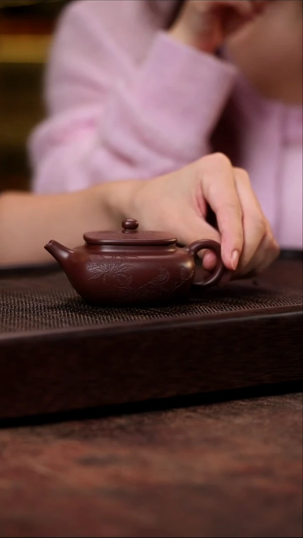 宜兴紫砂南山紫泥芝兰