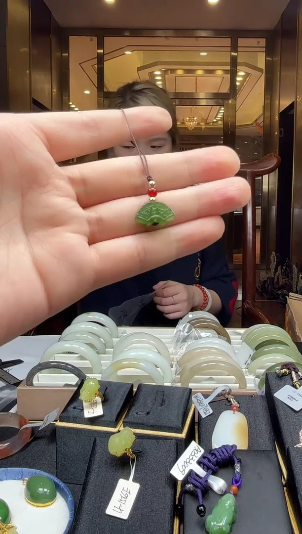 【闪购商品】和田玉手机挂未镶嵌SH1439 多样性发其一