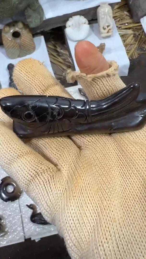 未镶嵌和田玉把件一单一个微瑕