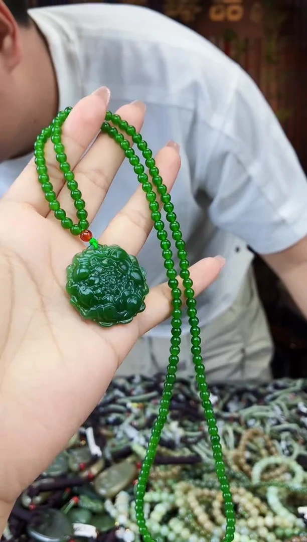 和田玉未镶嵌颈饰拍一发一