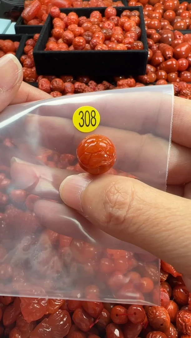 颈饰未镶嵌南红玛瑙1