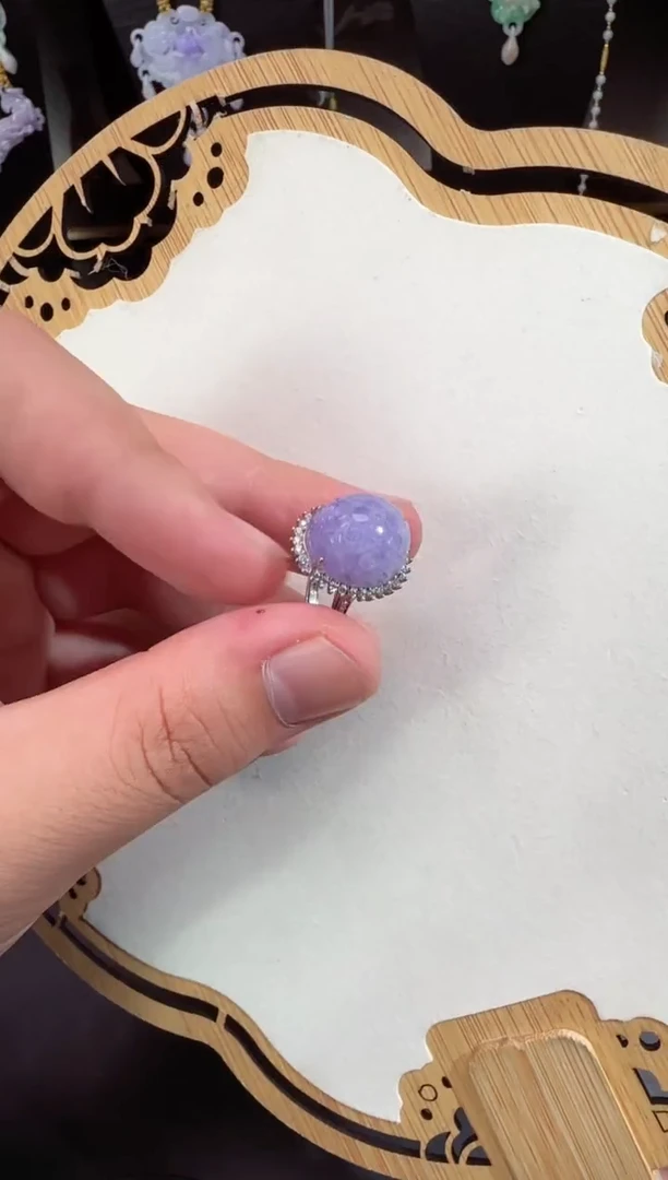 【闪购商品】翡翠颈饰未镶嵌牌子