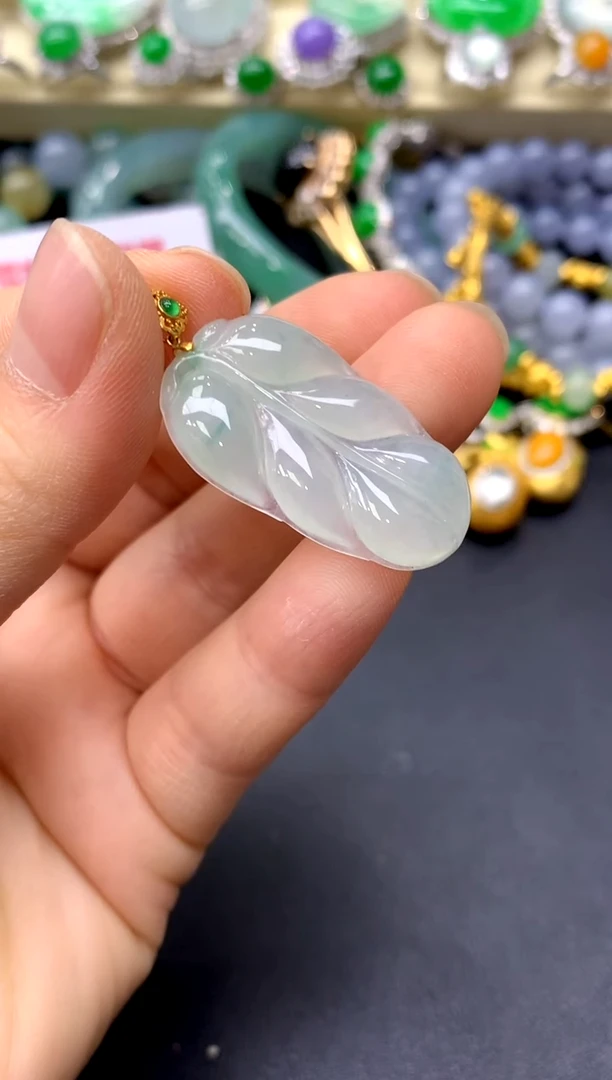颈饰18K金镶嵌翡翠106-中国好珍宝