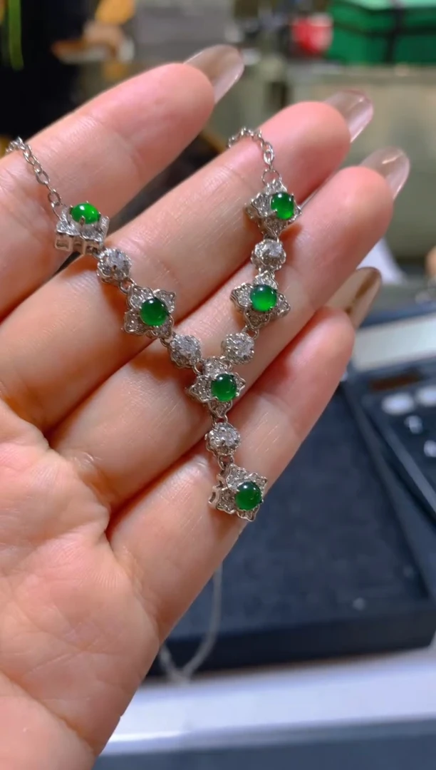 未镶嵌翡翠耳饰多样性发一