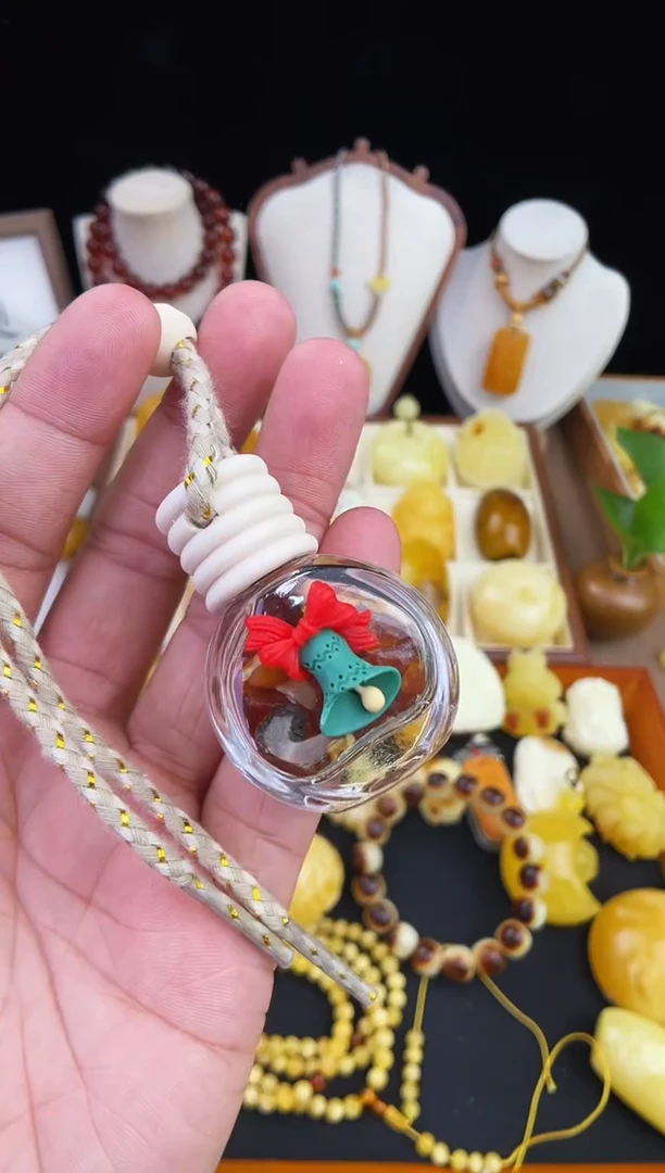 琥珀未镶嵌珠宝奇石多样性发其一