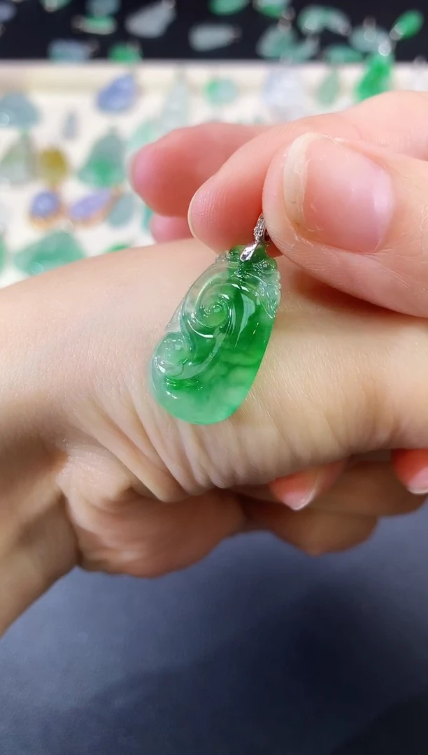 翡翠18K金镶嵌吊坠(不含链)如意|2500