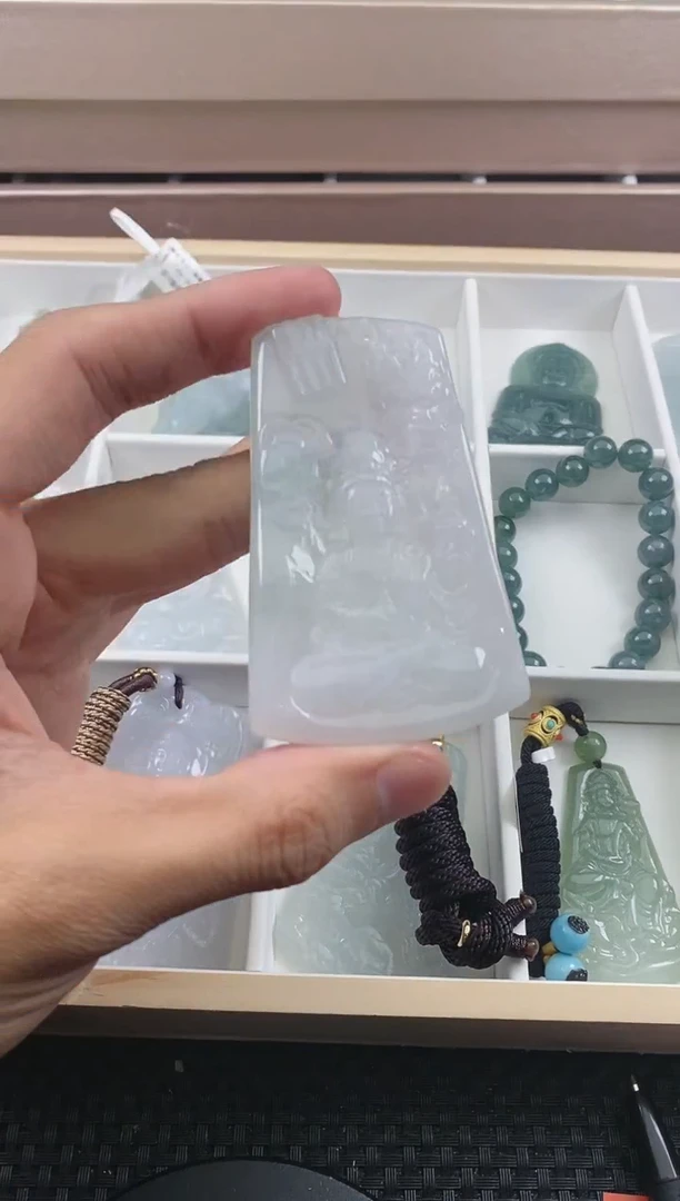 翡翠未镶嵌颈饰