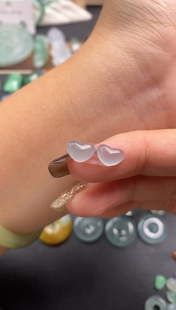 颈饰未镶嵌翡翠心心一对